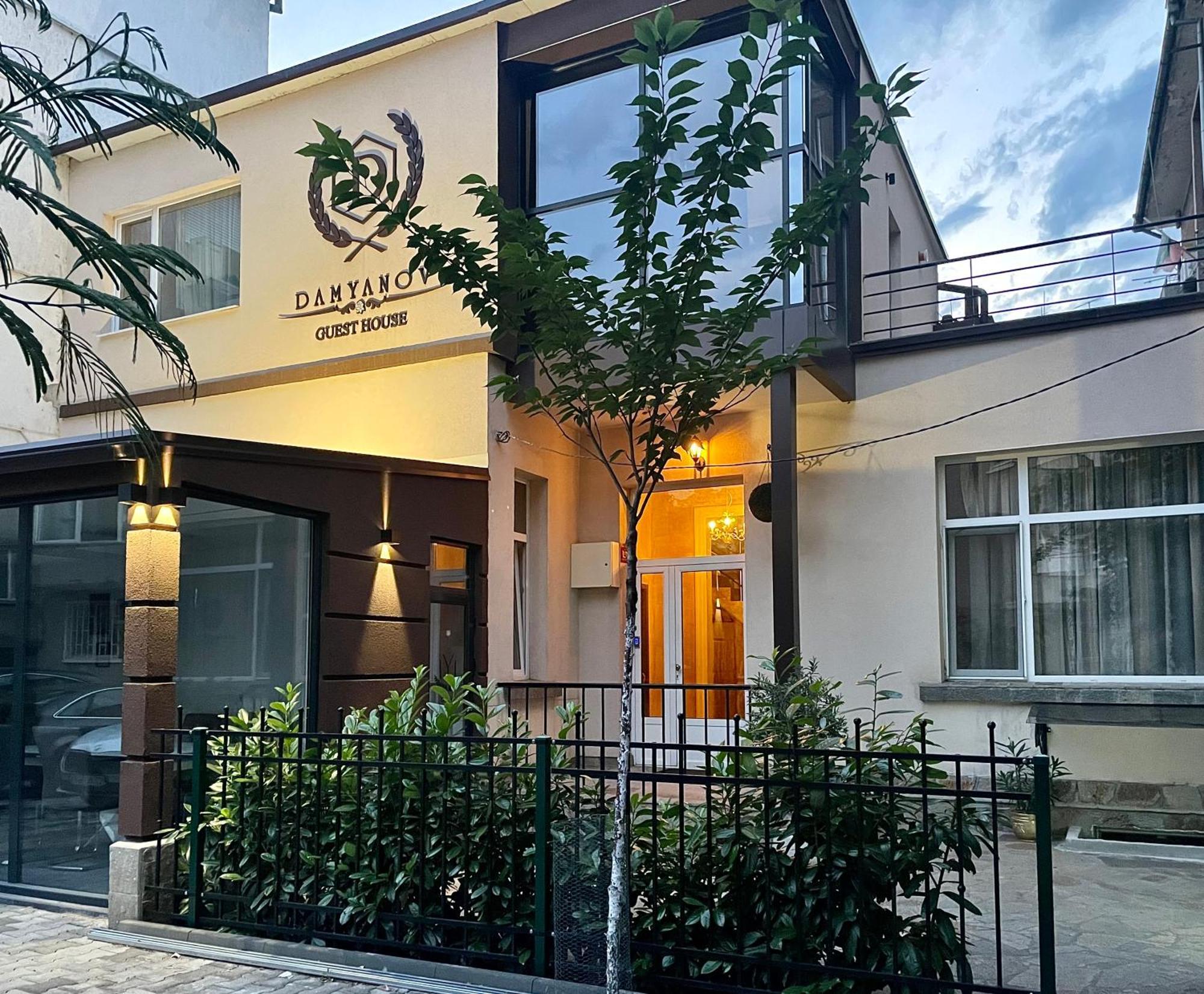 Hotel Damyanov House Kazanlŭk Exterior foto